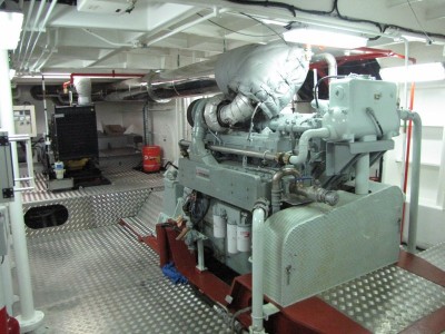 MOTEUR BABORD [800x600].jpg