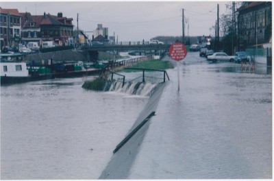 photo 06 001.jpg (127.61 Kio) Vu 2505 fois photo 06 001.jpg