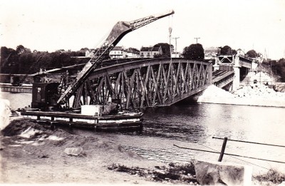 pont eiffel 1940.jpg (196.72 Kio) Vu 2266 fois pont eiffel 1940.jpg