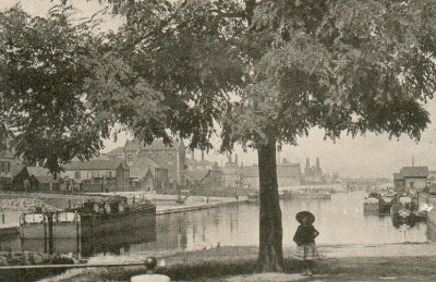 Montlucon - vue sur canal.jpg