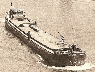 FRATERNITE 1 - bassin Vauban (détail).jpg