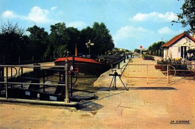 DIGOIN 71 HERNOR A DUBOURD.jpg (146.58 Kio) Vu 4654 fois DIGOIN 71 HERNOR A DUBOURD.jpg