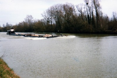 bourg entrant dans chenal de marol - Copie.jpg