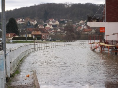 QUAI RIVE DROITE DE JANVILLE.JPG