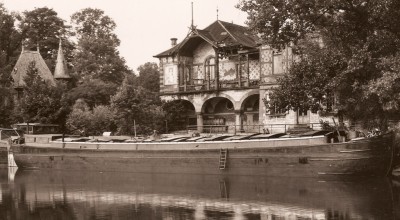 Sarreguemines (Moselle) - Le casino de la faïencerie - MALGRE CA [vagus].jpg