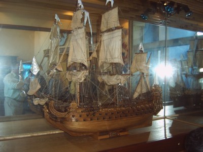 maquette ou alain a couche.JPG (158.89 Kio) Vu 804 fois maquette ou alain a couche.JPG