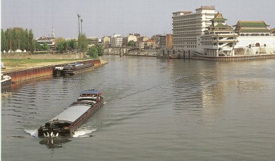 Alfortville - Charenton - Maisons Alfort - Vue sur le Chinagora - La Seine et la Marne.jpg