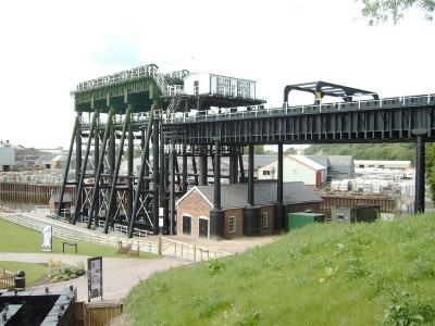 Anderston%20Boat%20lift2.jpg