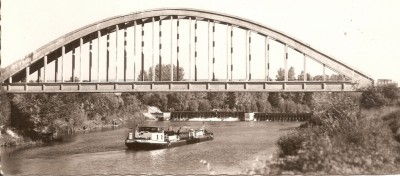 Isles-les-Meldeuses - Le pont [vagus].jpg