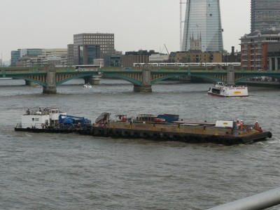 ps+barge-londres.JPG (264.61 Kio) Vu 3875 fois ps+barge-londres.JPG
