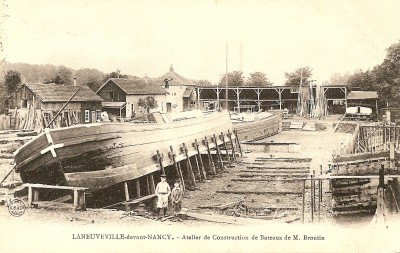 02 - 26B - Laneuveville-devant-Nancy - Atelier de construction de bateaux de M. Broutin.jpg (812.61 Kio) Vu 28426 fois 02 - 26B - Laneuveville-devant-Nancy - Atelier de construction de bateaux de M. Broutin.jpg
