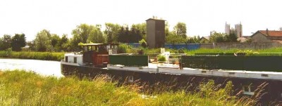 peniche-logement-port-de-Givet (666x251).jpg (32.73 Kio) Vu 11986 fois peniche-logement-port-de-Givet (666x251).jpg