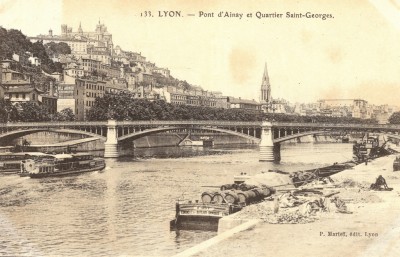 omnibus Lyon - EDMOND D323F - Pont d'Ainay et quartier Saint-Georges.jpg