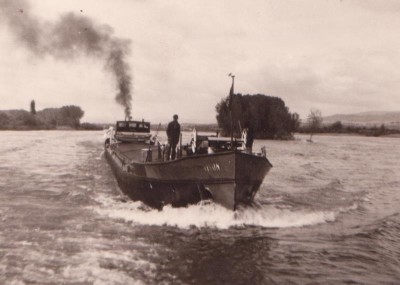 002-1.jpg