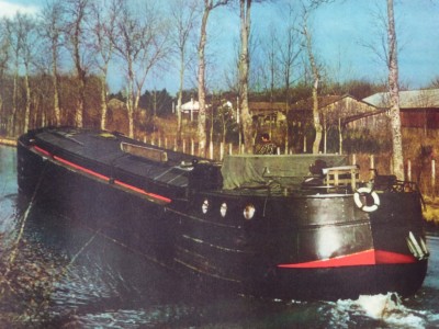 péniche sur le canal de l'Est (2).JPG