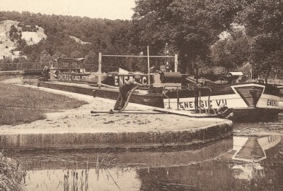 Cry-sur-Armançon - L'écluse (dét) (vagus).jpg (480.33 Kio) Vu 5528 fois Cry-sur-Armançon - L'écluse (dét) (vagus).jpg