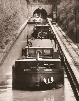 Lay-Saint-Rémy (Meurthe-et-Moselle) - L'entrée du tunnel du canal - CYBELE et WARNDT et SOLVAY 68 (vagus).jpg