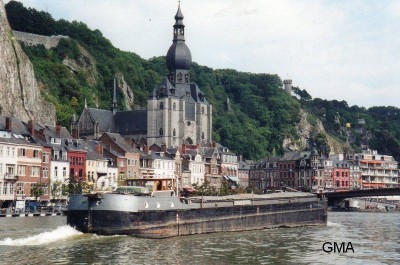 shark-dinant-14_08_2002.JPG (111.18 Kio) Vu 2970 fois shark-dinant-14_08_2002.JPG