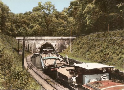 Demange-aux-Eaux (55. Meuse) - Canal de la Marne au Rhin - entrée du souterrain - MARYVONNE.jpg