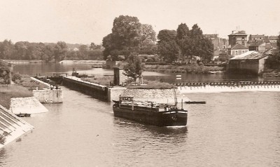 Saint-Maurice - Charenton-le-Pont (Seine) - La Marne, vue du pont de Charenton - lucienne anna (dét) (vagus).jpg