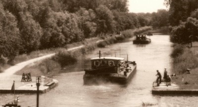 Crécy (Yonne) - Le canal de Bourgogne - LY1150F (2) (vagus).jpg