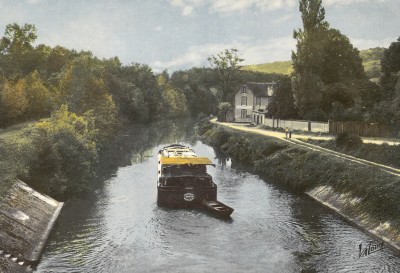 Cézy (Yonne) - Le canal (vagus).jpg
