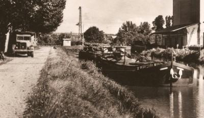 Vitry-le-François (Marne) - Le canal (dét2b) (vagus).jpg