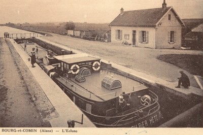 Bourg-et-Comin (Aisne) - L'écluse (vagus).jpg