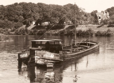 Pont-sur-Yonne - Le Château de Sixte (2) (vagus).jpg