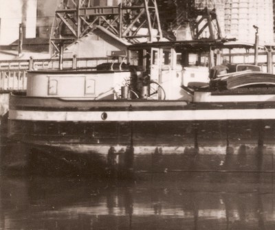 Solvay 116 - Tavaux-Cités (Jura) - Usine Solvay - Le pont transbordeur et les fours à chaux (détail).jpg (255.52 Kio) Vu 9481 fois Solvay 116 - Tavaux-Cités (Jura) - Usine Solvay - Le pont transbordeur et les fours à chaux (détail).jpg