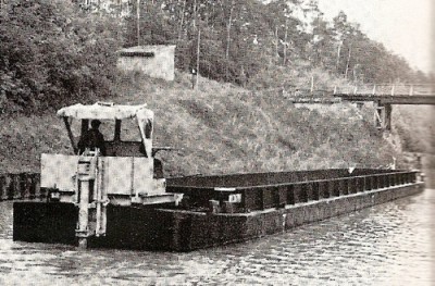 Solbay barge 4 - pub Schottel in Voies Navigables de France, 1967 (1).jpg (118.21 Kio) Vu 4933 fois Solbay barge 4 - pub Schottel in Voies Navigables de France, 1967 (1).jpg