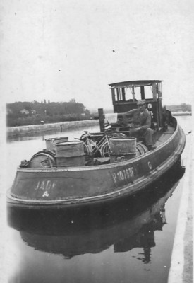 Louis capitaine sur le Jade -1943-.jpg