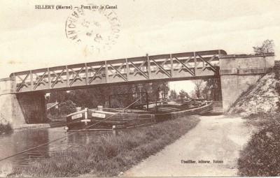 SOLVAY 185 - Sillery (Marne) - Pont sur le canal (vagus).jpg