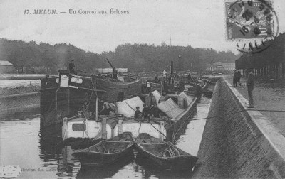 Flutes dans l'écluse de Melun.jpg
