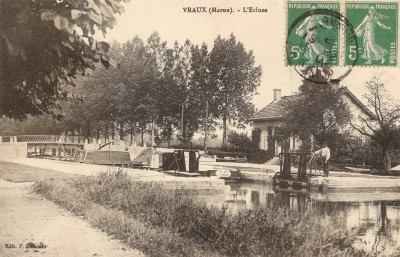 Vraux (Marne) - L'écluse (vagus).jpg (409.85 Kio) Vu 5043 fois Vraux (Marne) - L'écluse (vagus).jpg
