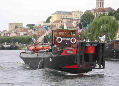 Triton_25_devant_Conflans_Sainte_Honorine.jpg