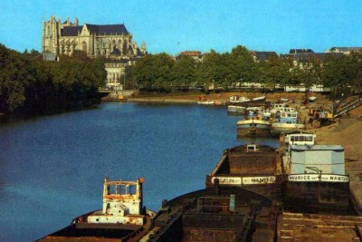 MAURICE  et groupe de bateaux bretons.jpg