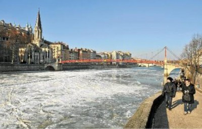article_1302-LYO02-GLACE-SAONE.jpg