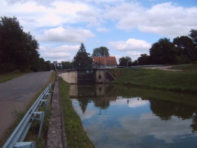 Ecluse N° 5 a.jpg (74.89 Kio) Vu 7355 fois Ecluse N° 5 a.jpg