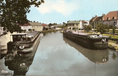 Blanzy-les-Mines (S.-et-L.) - Canal du Centre (vagus).jpg