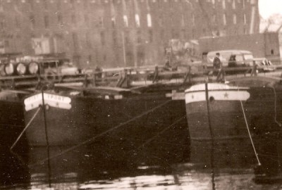 Rouen - pont de bateaux - juin-juillet 1940 (YPORT et COURRIERES) (vagus) (3).jpg (184.85 Kio) Vu 2831 fois Rouen - pont de bateaux - juin-juillet 1940 (YPORT et COURRIERES) (vagus) (3).jpg