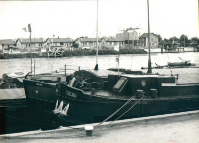 evelina & dany (Copier).JPG (72 Kio) Vu 1299 fois evelina & dany (Copier).JPG