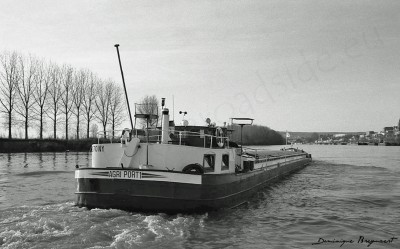 SOLVAY 102 devenu AGRI PORT 1 en 1988 à Conflans-Sainte-Honorine - photo Dominique Breynaert photographe pro.jpg