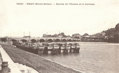 Gray (Haute-Saône) - Entrée de l'écluse et le barrage (Copier).jpg