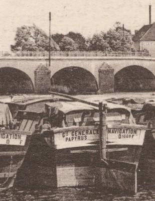 Gray (Haute-Saône) - Entrée de l'écluse et le barrage - PAPYRUS D1669F (Copier) (3).jpg