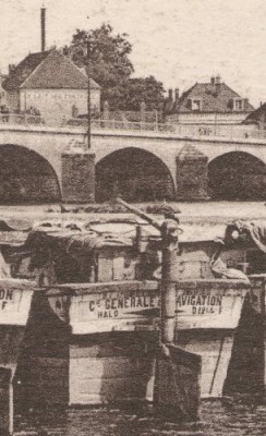 Gray (Haute-Saône) - Entrée de l'écluse et le barrage - HALO D1214F (Copier) (3).jpg (51.64 Kio) Vu 1728 fois Gray (Haute-Saône) - Entrée de l'écluse et le barrage - HALO D1214F (Copier) (3).jpg