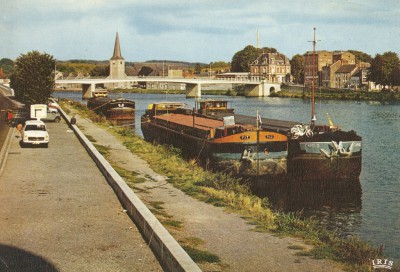 Givet (Ardennes) - Bords de Meuse (groupe) (Copier).jpg (262.13 Kio) Vu 2611 fois Givet (Ardennes) - Bords de Meuse (groupe) (Copier).jpg