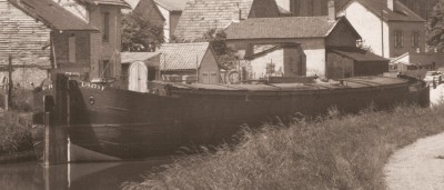 Attigny (Ardennes) - Le chemin de halage et la sucrerie numérisation0009.jpg