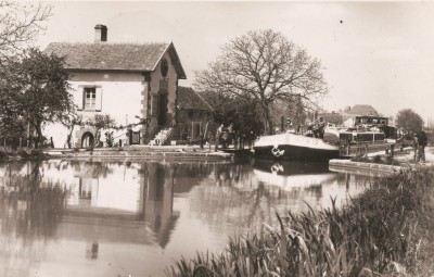 Belleville (Cher) - L'écluse (réduit).jpg