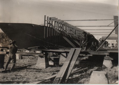 Chantier naval  (3).jpg (324.32 Kio) Vu 11100 fois Chantier naval  (3).jpg